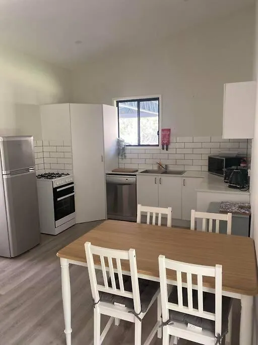 Rural Self Contained 3 Bedroom Cottage On Acreage, Landsborough Holiday home