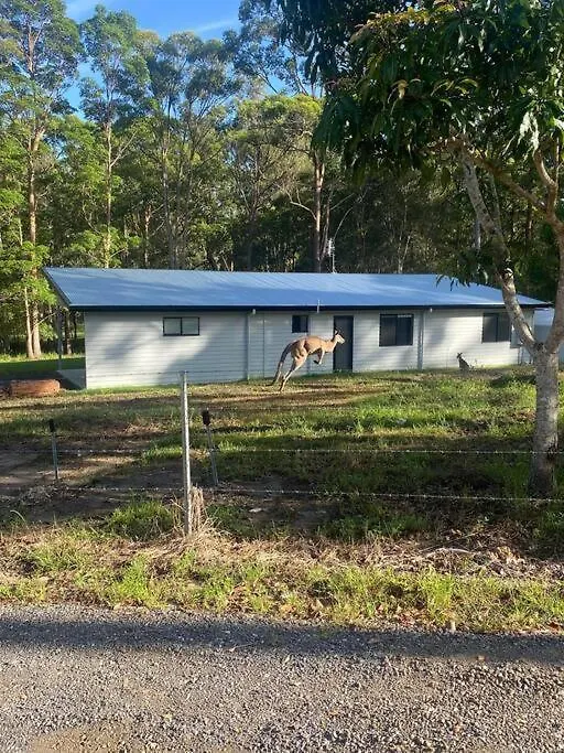 Rural Self Contained 3 Bedroom Cottage On Acreage, Landsborough